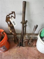 LOT VTG. METAL TOOLS- JACK & OTHERS