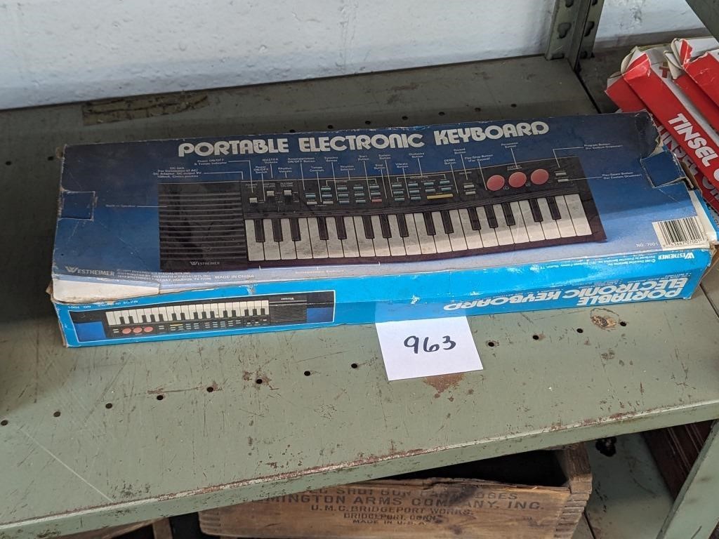 Portable Electronic Keyboard