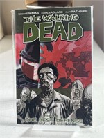 THE WALKING DEAD VOLUME #5 "THE BEST DEFENSE"