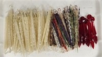 LARGE ASSORTMENT OF VINTAGE PLASTIC ICICLES