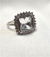 STERLING RING W/ LARGE & SMALL CUBIC ZIRCONIA