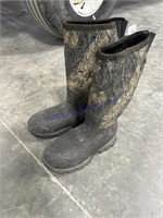 SIZE 9 HUNTING BOOTS