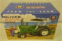 Oliver 2255 Toy Farmer 2019 NIB 1/16