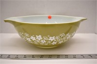 Pyrex 444 Crazy Daisy Cinderella bowl (excellent