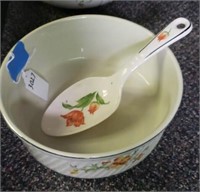 HALL'S SERVING BOWL W/ SERVING SPOON, BOWL IS