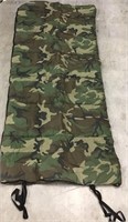 CAMO SLEEPING BAG IN MILITARY CARRYING CASE