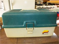 PLANO TACKLE BOX W/CONTENTS, LURES, SOME NIB