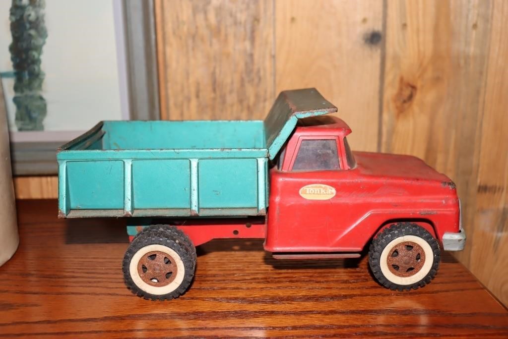 Tonka pressed steel dump truck