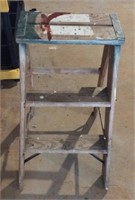 Wood 2 step ladder