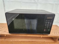 Walmart 1100 w microwave oven, works as it should