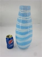 Grand vase bleu et blanc en verre soufflé