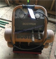 Bostich 2 hp 4.5 gallon compressor with hose and