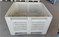 PLASTIC CRATE