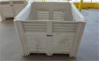 PLASTIC CRATE