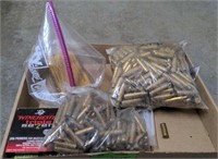 Flat of various brass and reloading components w/