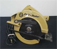 Vintage Black & Decker 7.25 in circular saw