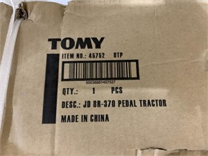 Tomy John Deere 8R-370 Pedal Tractor