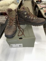 TIMBERLAND MID HIKER BOOTS 10