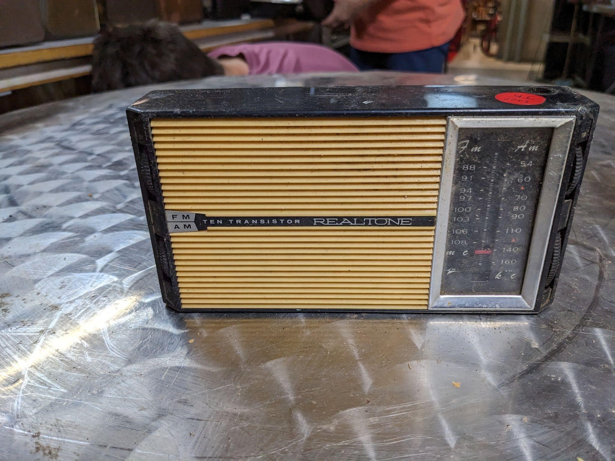 VTG Realtone Transistor Radio