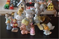 17 FIGURINES