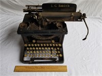 Smith Typewriter - Base Cracked