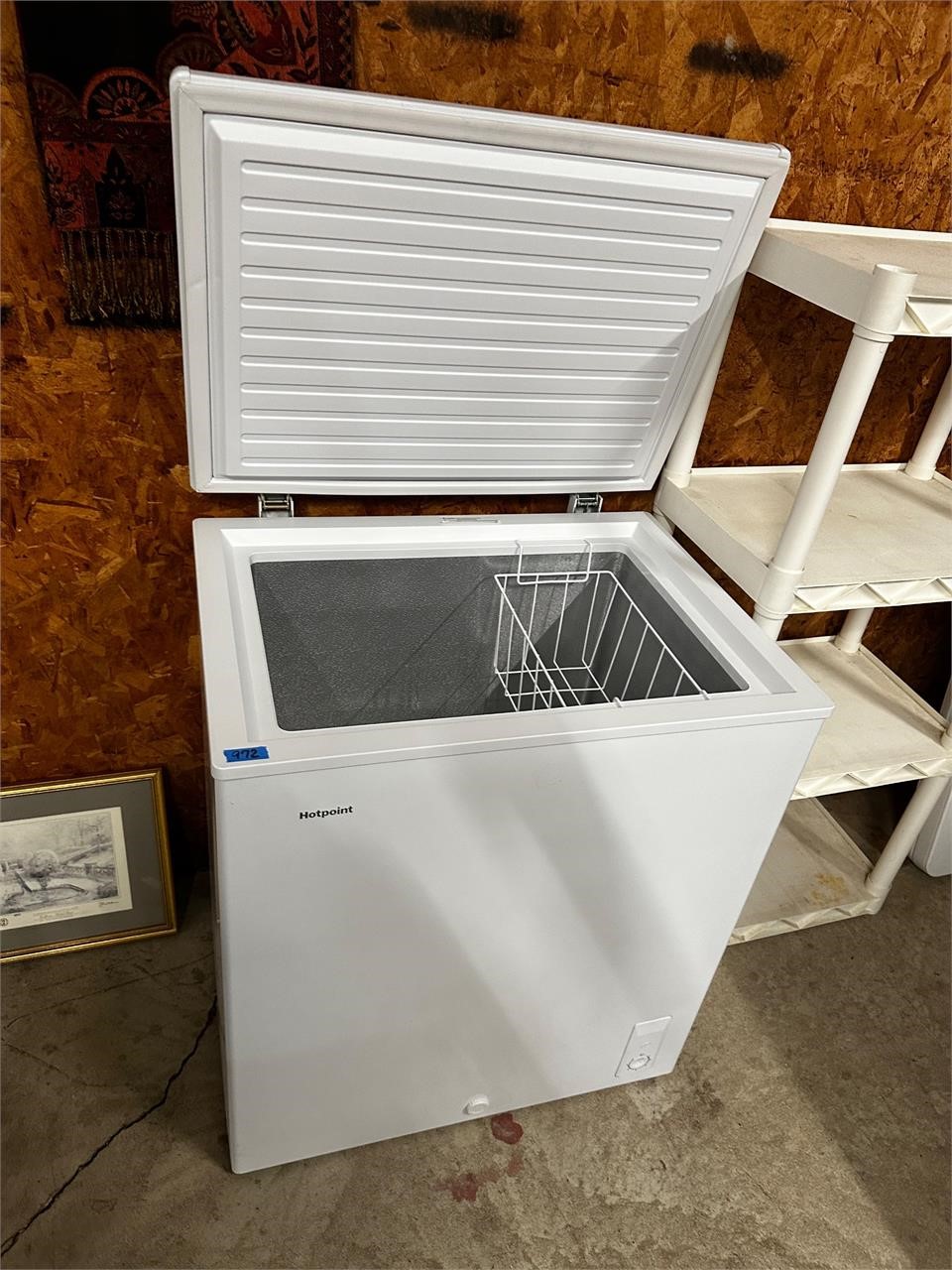 Hotpoint Chest Type Freezer