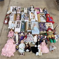 I3 45+Pc Porcelain Dolls Show stoppers Heritage co