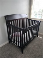 GRACO Adjustable Crib And Mattress