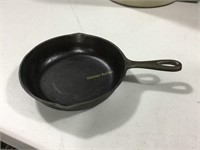 Cast iron fry pan