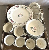 Pfaltzgraff dish set