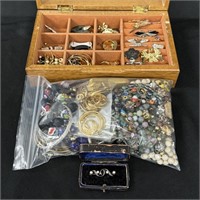 Assorted Lot of Estate Jewelry