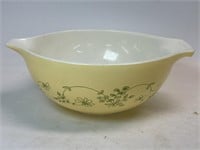 Pyrex Shenandoah 443 Cinderella Nesting Bowl