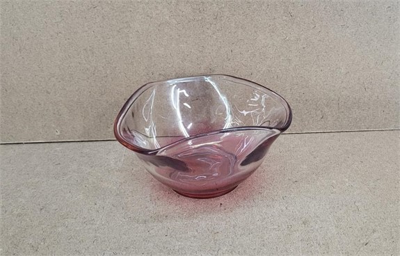 Gorgeous Glassware Auction