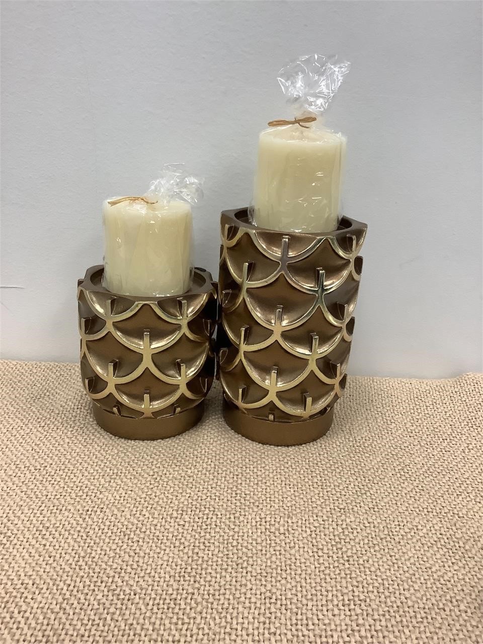 Set of 2 decorative candles/stands