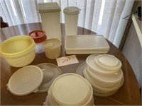 ALL THE TUPPERWARE CONTAINERS  / EXTRA LIDS