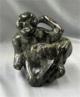 Inuit sculpture inuite, 9.5" x 10" H