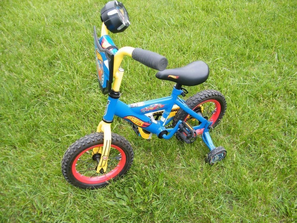 Child's Hotwheels Bike *Great Condition
