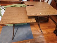 Vnt. folding sewing table will fold flat