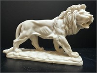 Vtg. Lion Sculpture