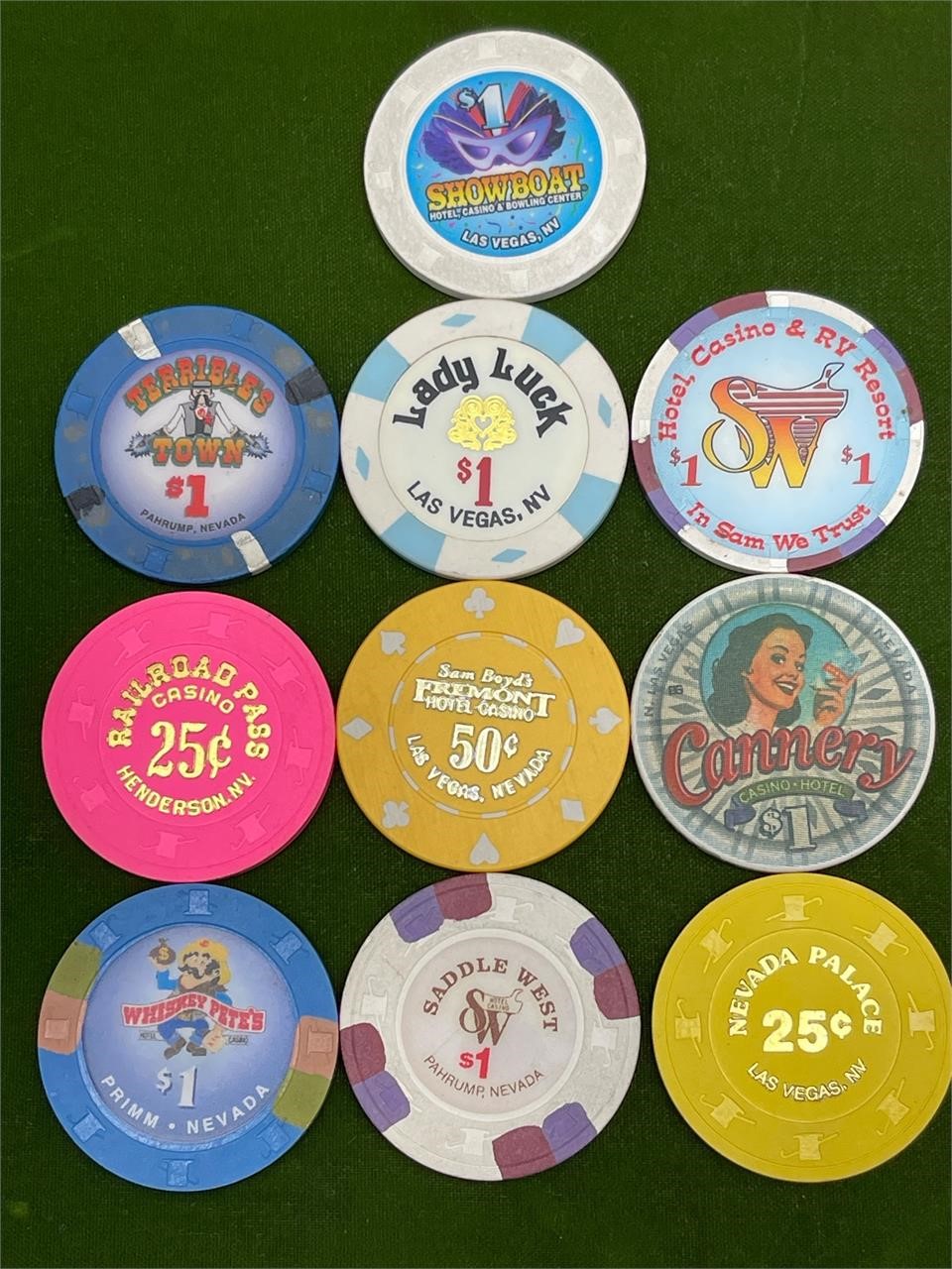 10-VINTAGE LAS VEGAS CASINO CHIPS