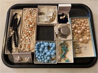MUST SEE!! VINTAGE JEWELRY LOT