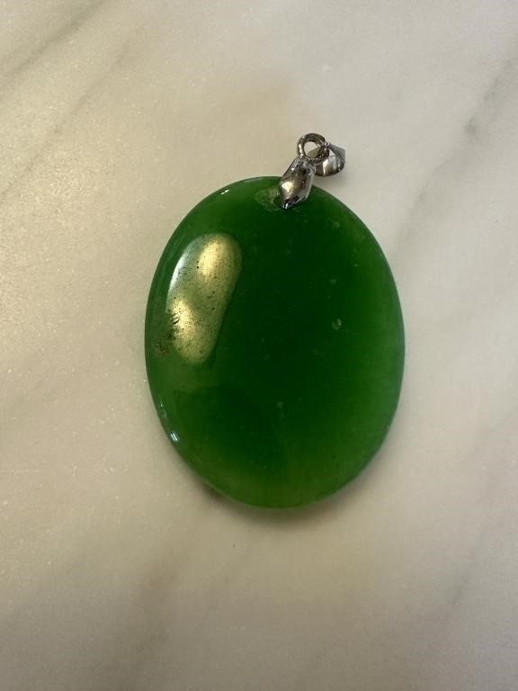 JADE STONE PENDANT NOTE