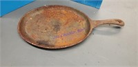 Flat top cast iron skillet