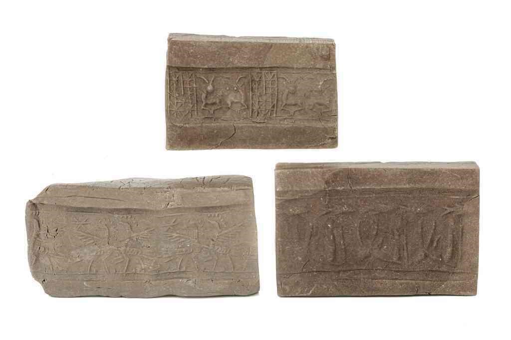 A GROUP OF ANCIENT COINS & SEAL PRESSES