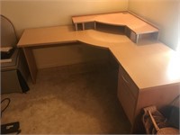 Particle Board Corner Desk w/ Lockable Drawer