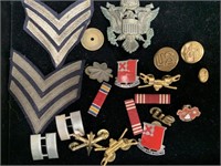 LOT OF MISC MILITARY PINS & PATCHES