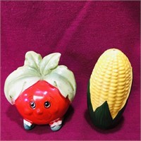 Tomato & Corn Salt & Pepper Shakers (Vintage)