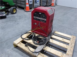 Lincoln Electric Welder AC/DC 225/125