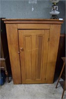 Pine Jelly cupboard with single door and 4-shelves