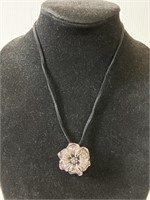 20" necklace -flower pendant (hollow)